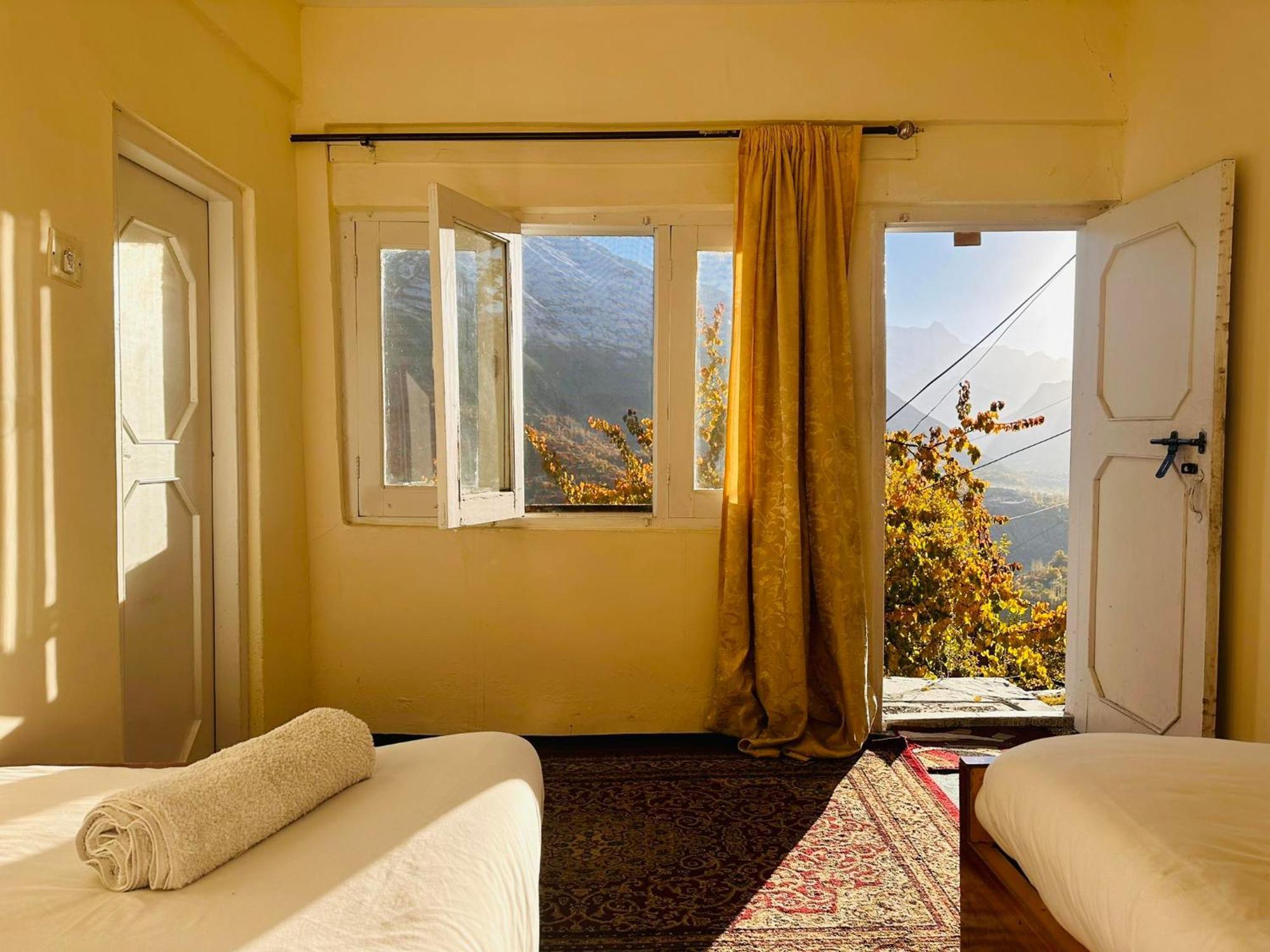 Backpackers Stories By Old Hunza Inn Karimabad  Luaran gambar