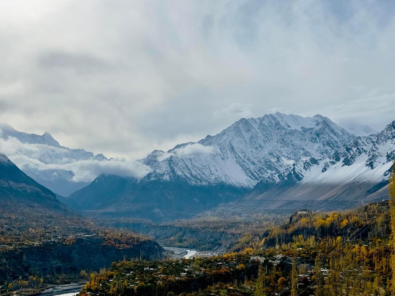 Backpackers Stories By Old Hunza Inn Karimabad  Luaran gambar