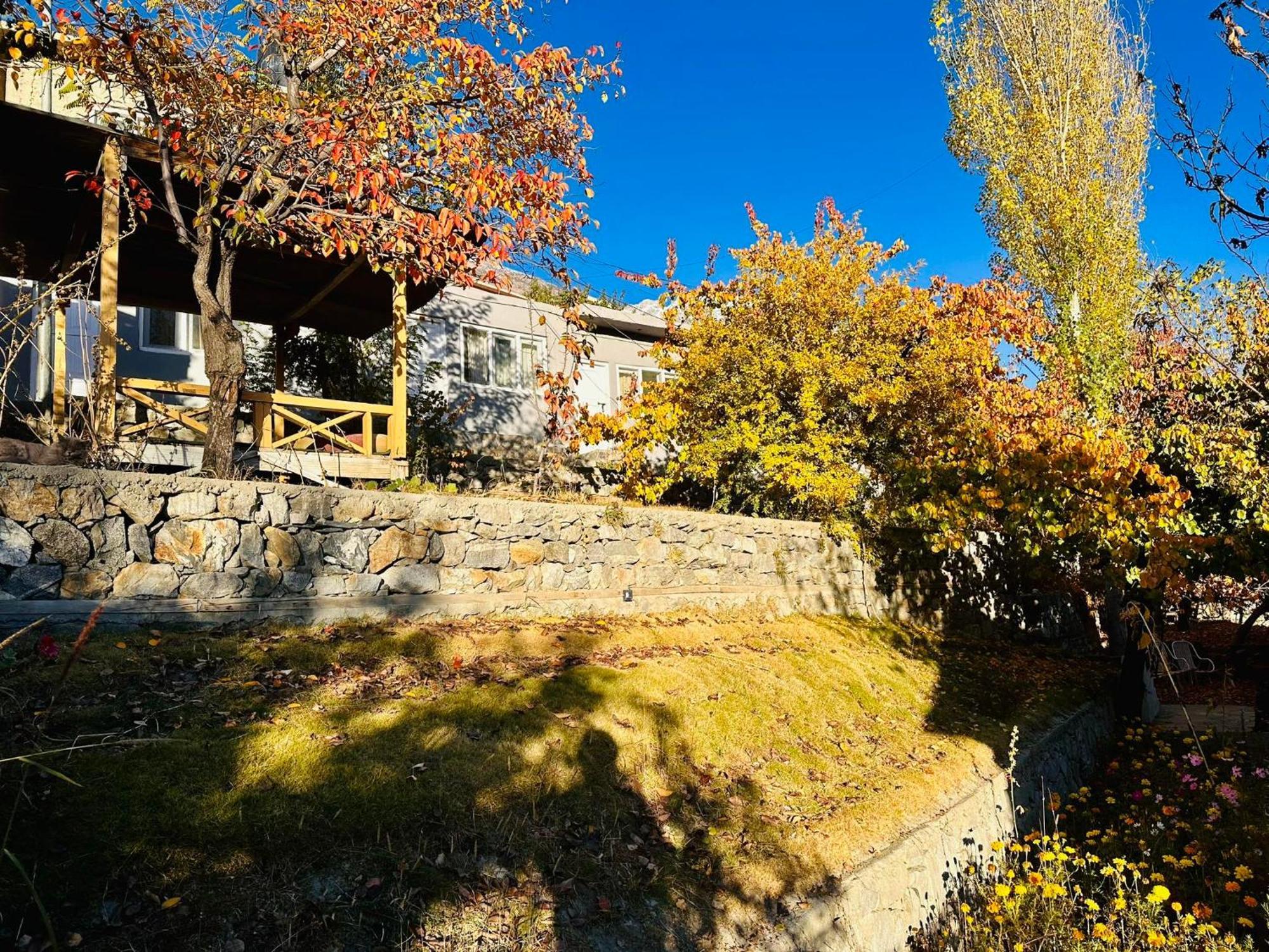 Backpackers Stories By Old Hunza Inn Karimabad  Luaran gambar